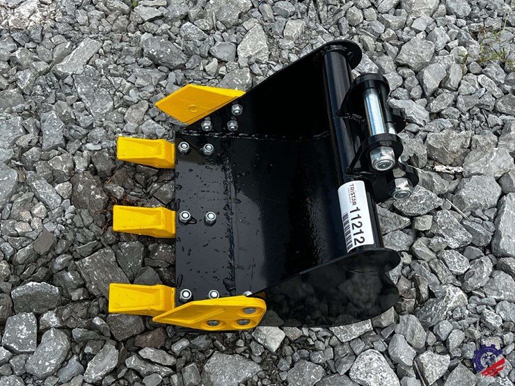 unused-2026-ce-16in-toothed-bucket-image-4