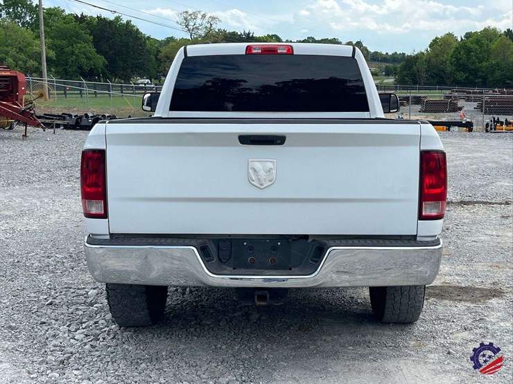 2014-dodge-1500-image-25