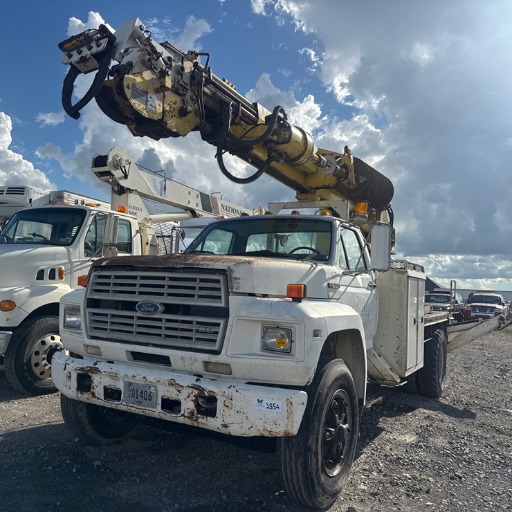 1990 FORD F800