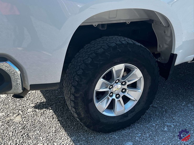 2019-chevrolet-silverado-truck-image-9