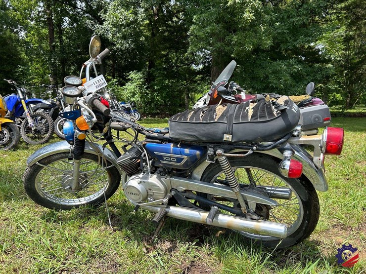 yamaha-100-motorcycle-image-2