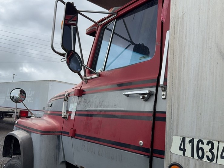1988-ford-l9000-image-14