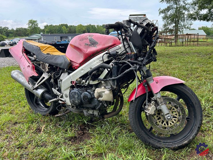 1997-honda-vf750-(interceptor-750)-motorcycle-image-4