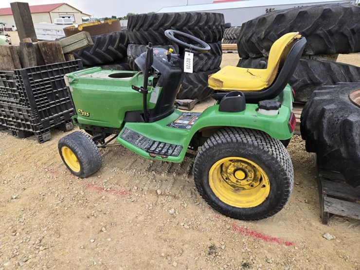john-deere-235-image-2