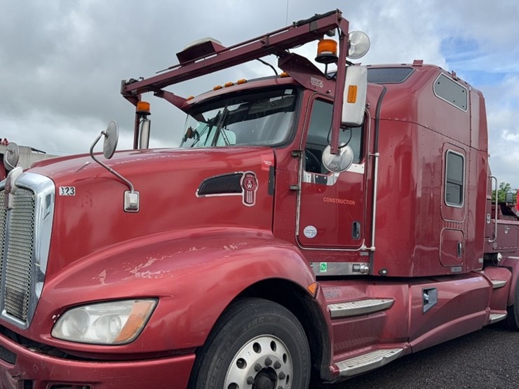 2014-kenworth-t660-image-4