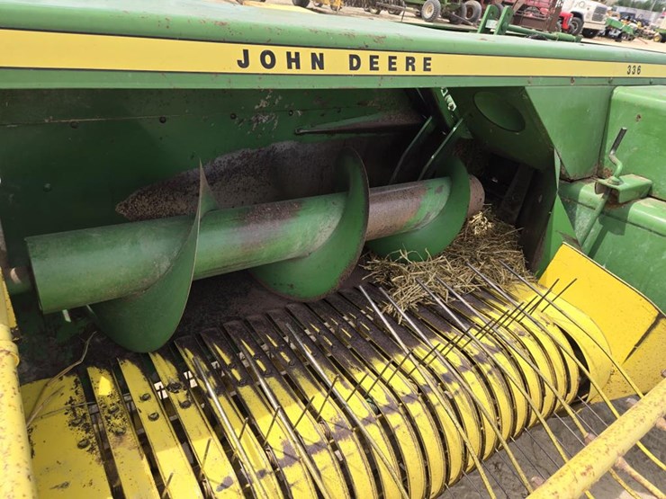john-deere-336-image-15