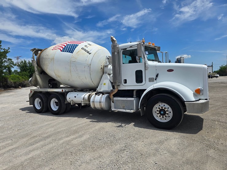 2009-peterbilt-365-image-29