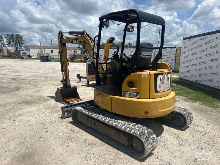 caterpillar-304e2-mini-excavator-image-4