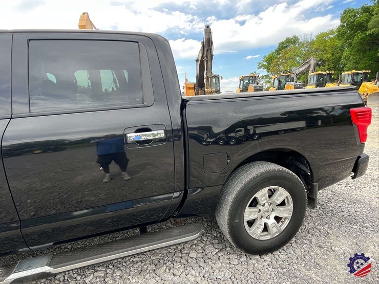 2017-nissan-titan-image-19