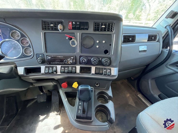 2017-kenworth-t680-image-80