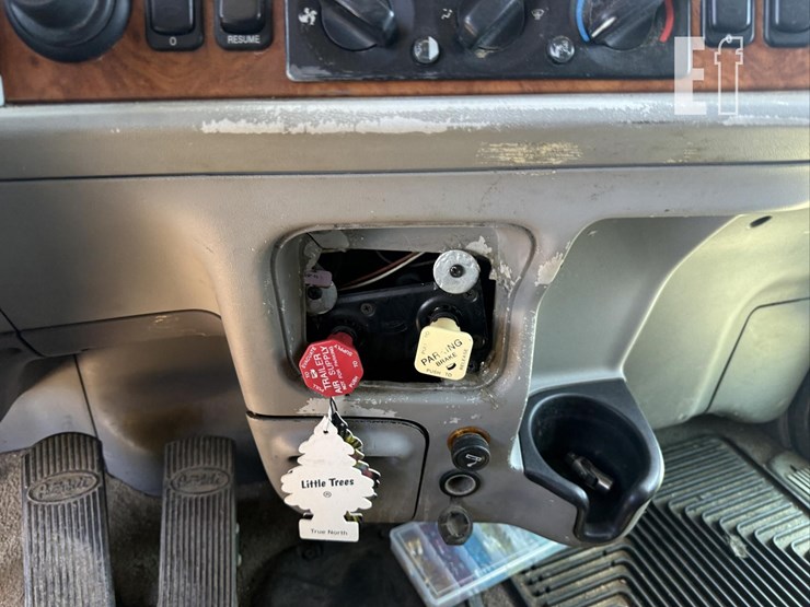 2009-peterbilt-386-image-54