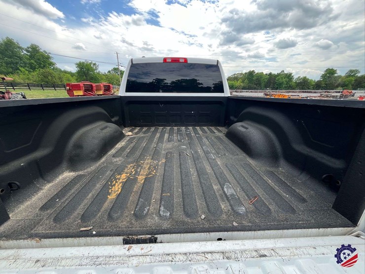 2014-dodge-1500-image-28