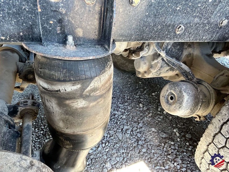 2017-kenworth-t680-image-27