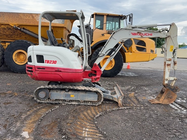 takeuchi-tb230-image-4