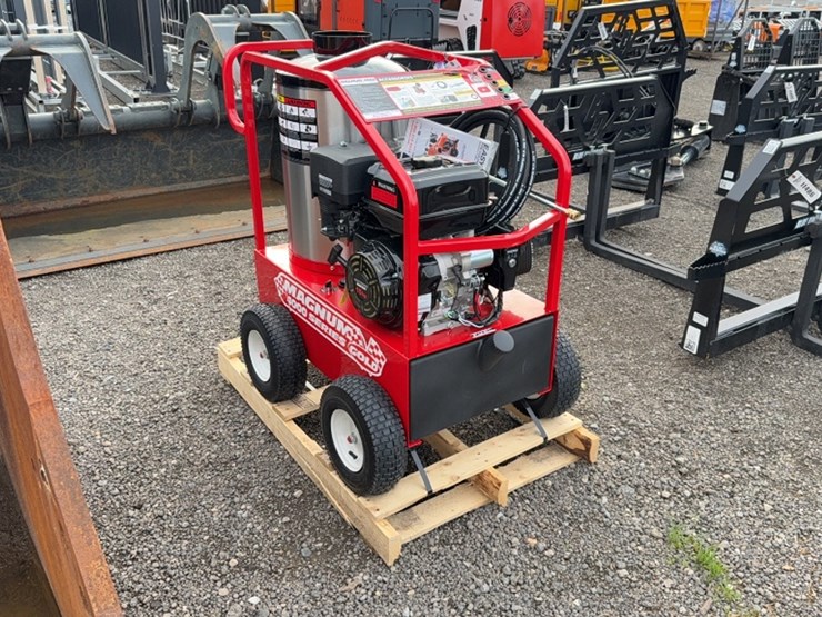 #2036-•-magnum-4000-series-pressure-washer-image-2