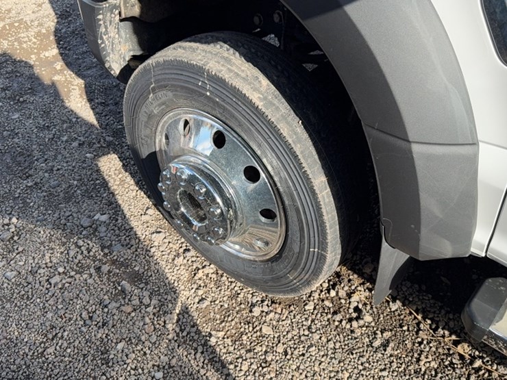 2019-ford-f550-image-21