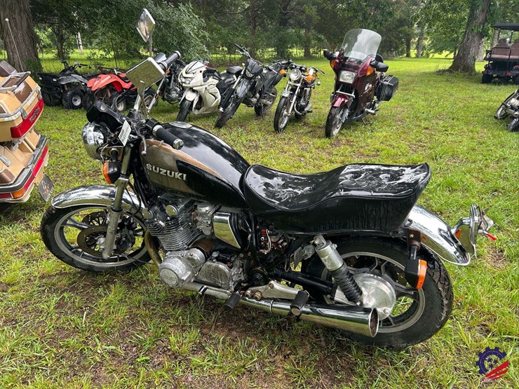 suzuki-gs1100gl-motorcycle-image-2