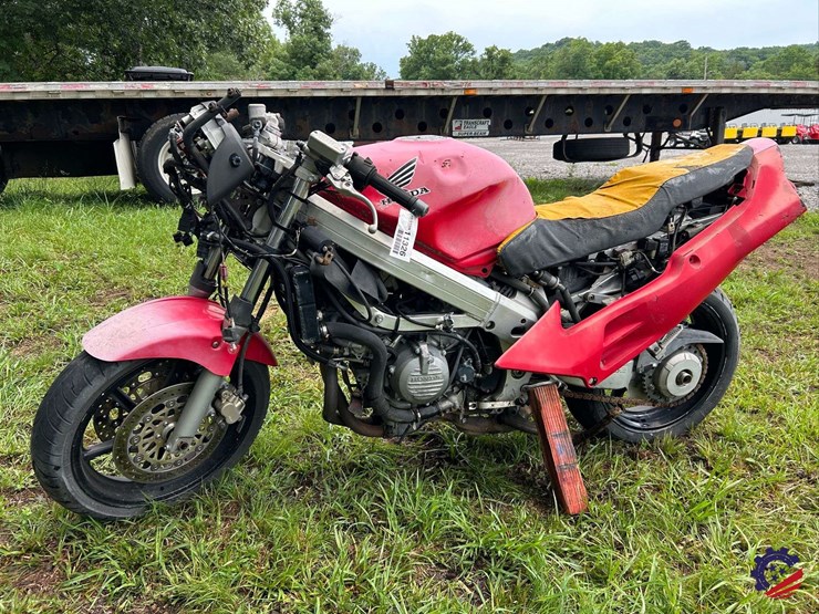 1997-honda-vf750-(interceptor-750)-motorcycle-image-1