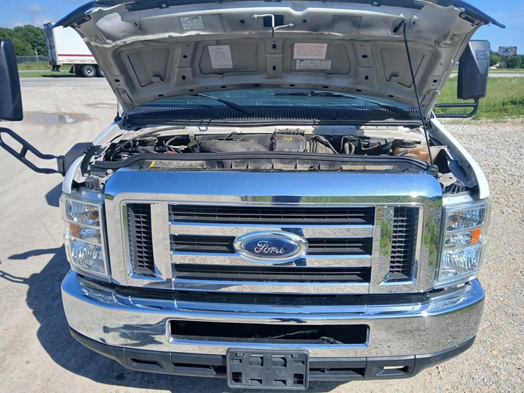 2009-ford-e450-image-17