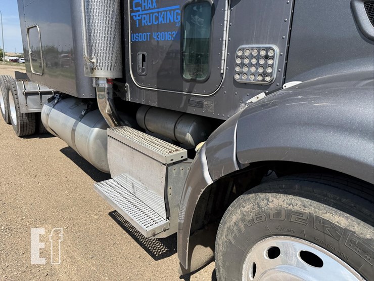 2009-peterbilt-386-image-26