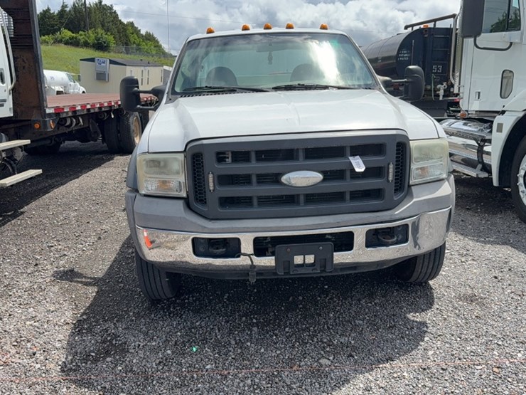 2005-ford-f450-image-2