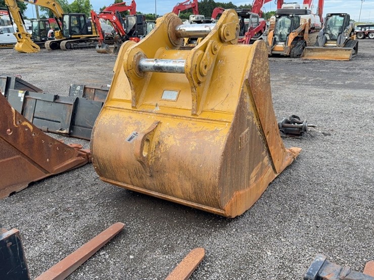 #2029-•-cat-50"-excavator-bucket-image-3