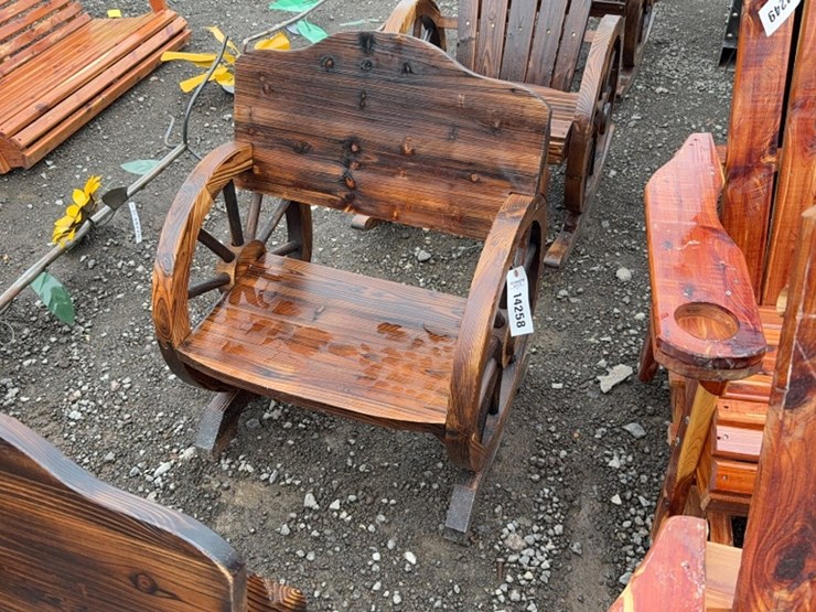#6063-•-wooden-wagon-wheel-bench-image-1