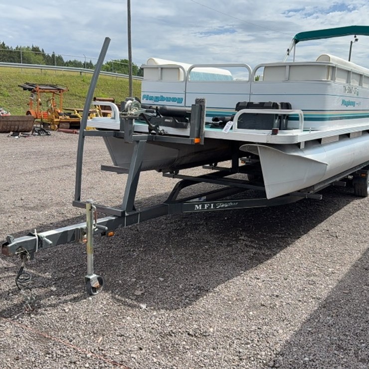 #3000 • PLAYBOUY EAGLE 24' PONTOON
