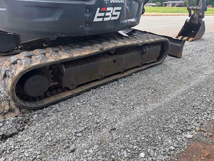 2020-bobcat-e35-image-40
