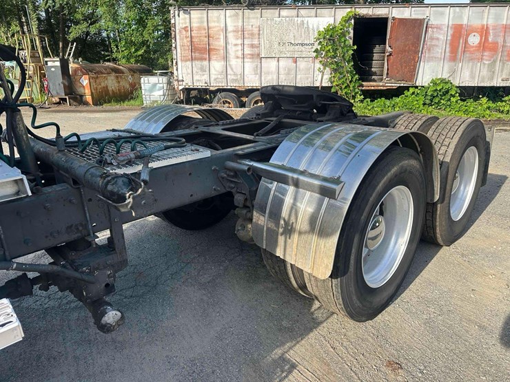 2001-mack-ch613-image-13