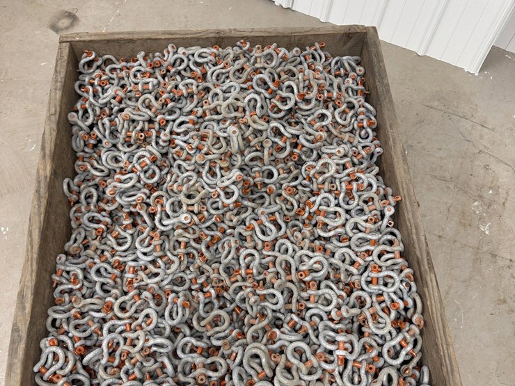 (2,750+)unused-cm-1-1/2"-17-ton-screw-type-pin-anchor-shackle-image-2
