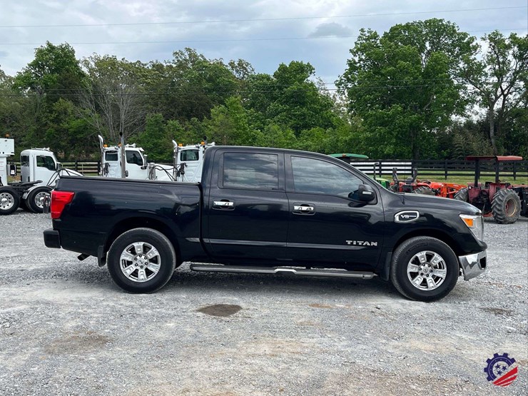 2017-nissan-titan-image-5