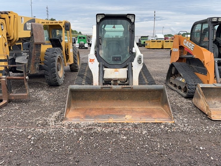 2018-bobcat-t740-image-2