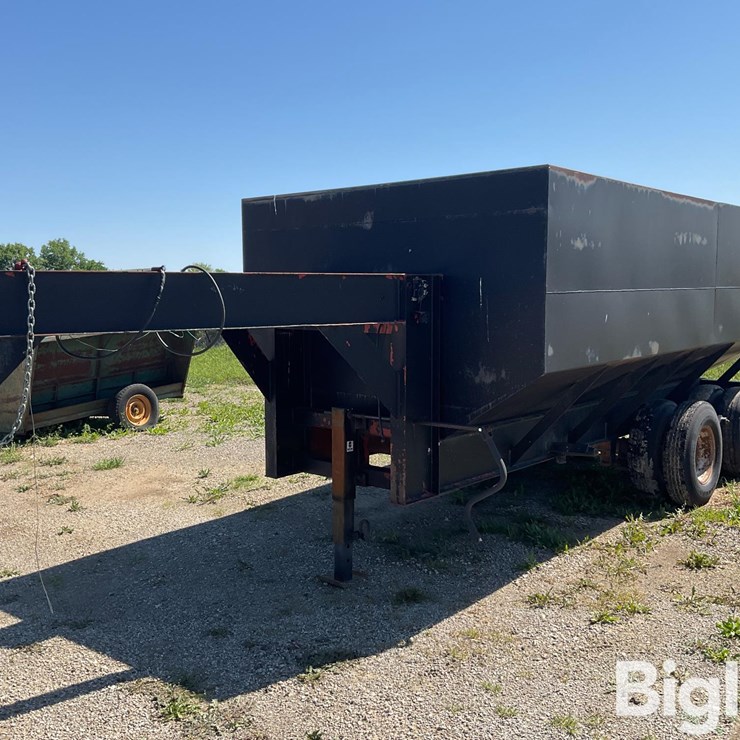 1991 Donahue Hopper Trailer