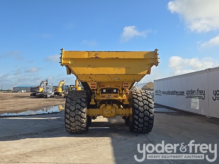 2023-deere-260e-image-4