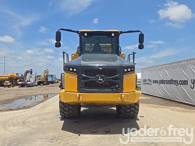 2023-deere-260e-image-8