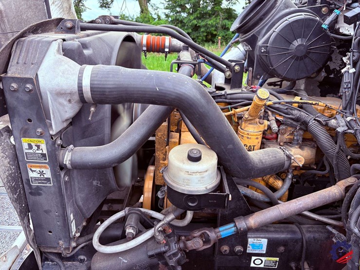 2006-peterbilt-335-image-42