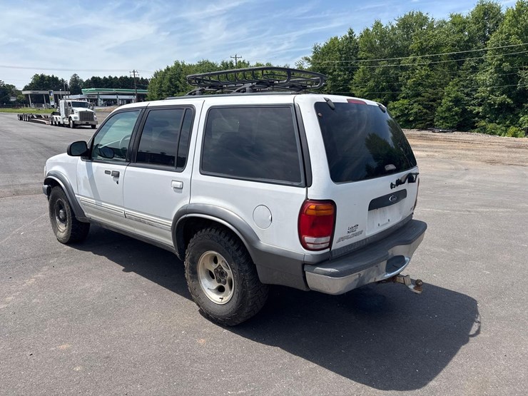 2001-ford-explorer-xlt-image-3