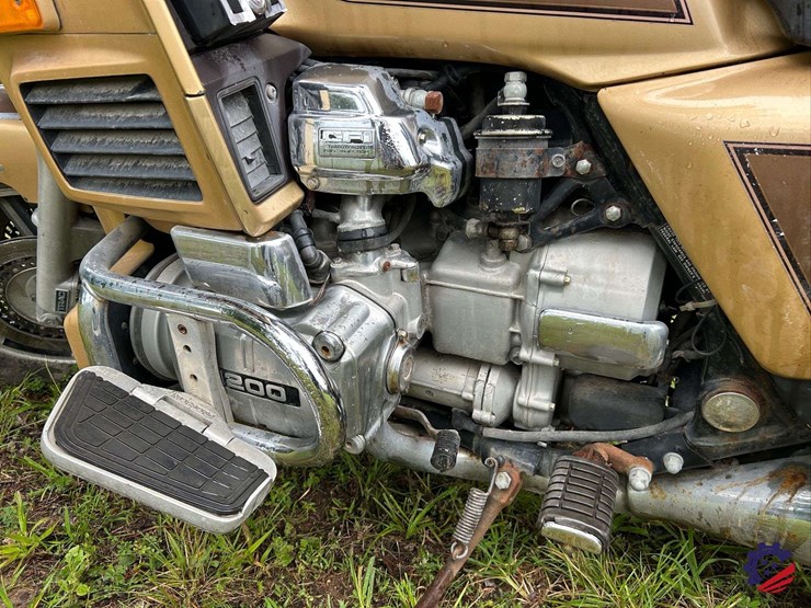1985-honda-gl1200-(goldwing)-l-motorcycle-image-10