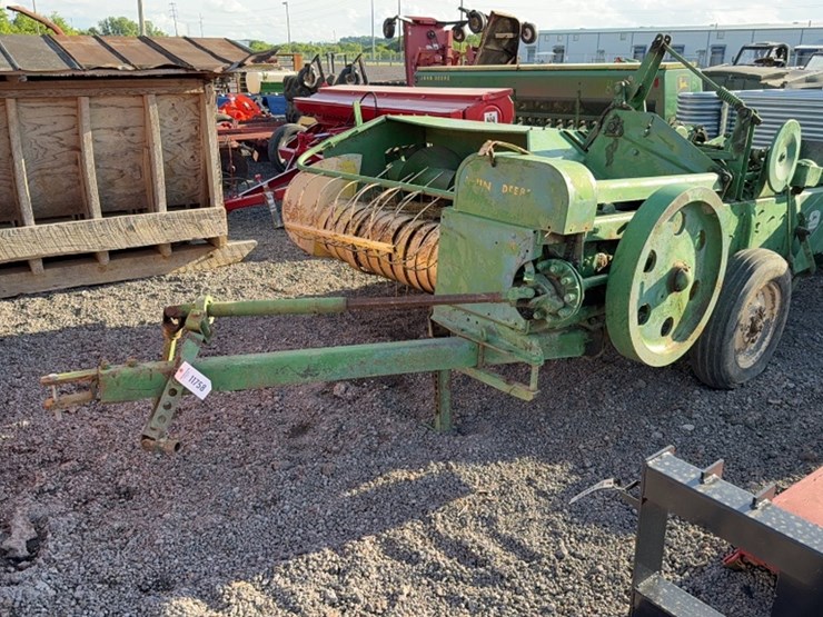 john-deere-24t-image-1