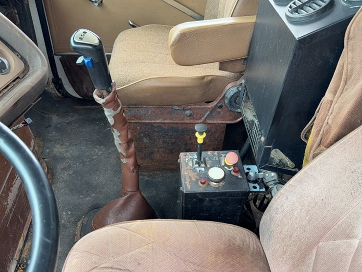 1985-ford-9000-image-20