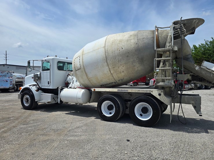 2009-peterbilt-365-image-10