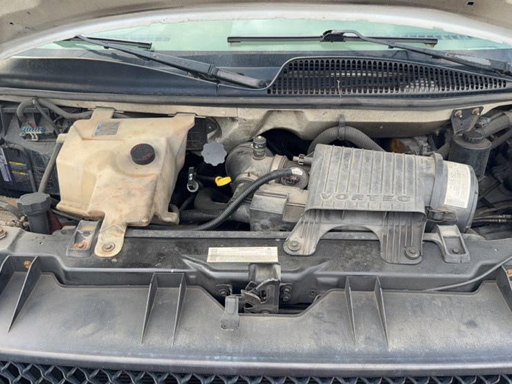 2004-chevrolet-3500-image-21