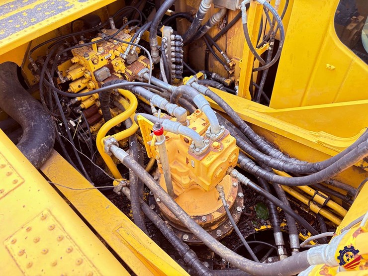 2014-komatsu-pc360-lc-10-image-80