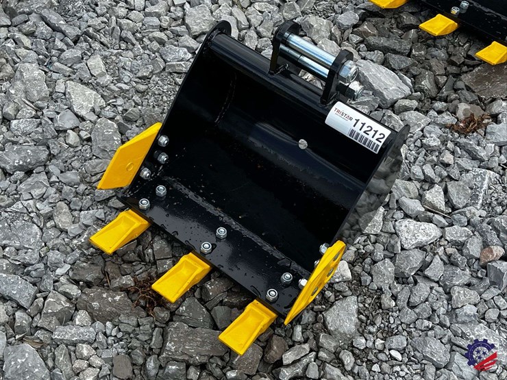 unused-2026-ce-16in-toothed-bucket-image-3