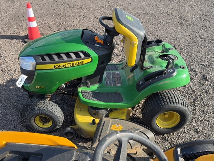 john-deere-d110-image-8