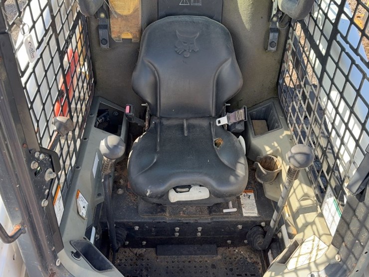 2013-bobcat-t590-image-14