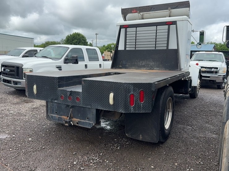 1995-peterbilt-330-image-8