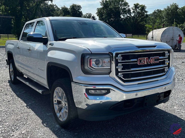 2018-gmc-sierra-z71-slt-truck-image-15