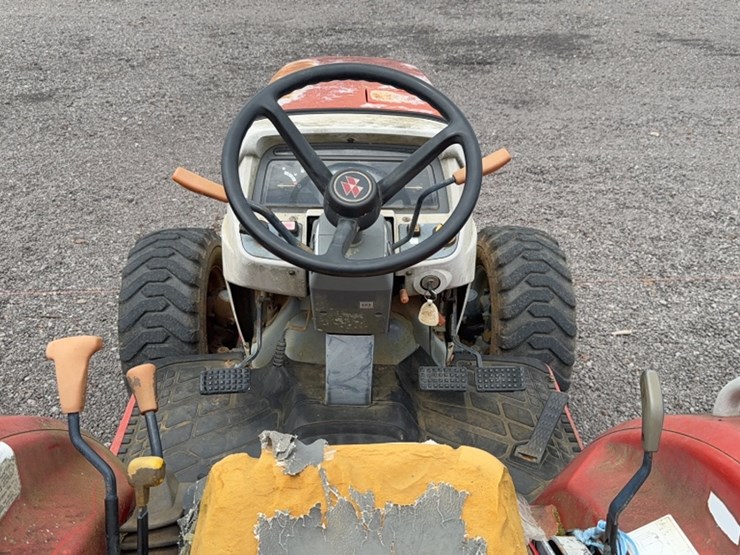 massey-ferguson-1533-image-12